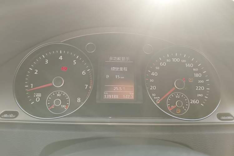 Used Volkswagen Magotan 2016 1.8TSI 25th Anniversary Edition Instrument Cluster