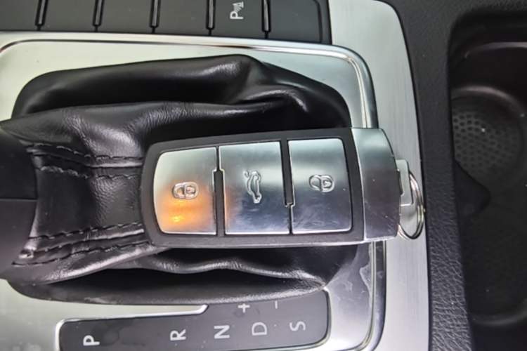 Used Volkswagen Magotan 2016 1.8TSI Smart Comfort Model Interior 1