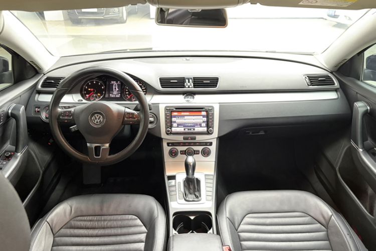 Used Volkswagen Magotan 2016 1.8TSI Smart Enjoyment Leading Model Interior 2