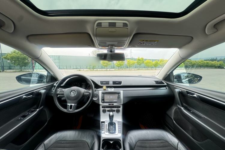 Used Volkswagen Magotan 2016 1.8TSI Luxury Comfort Model Interior 2