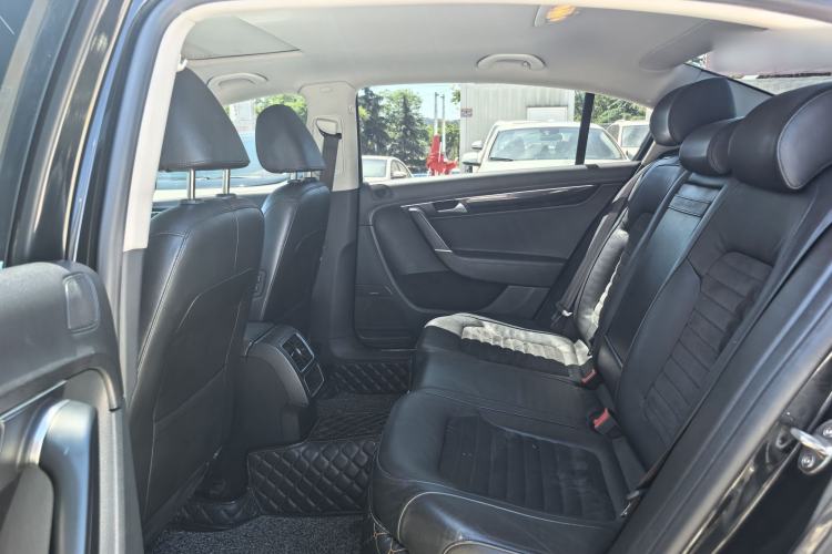 Used Volkswagen Magotan 2016 2.0 TSI Luxury Comfort Version Interior 3