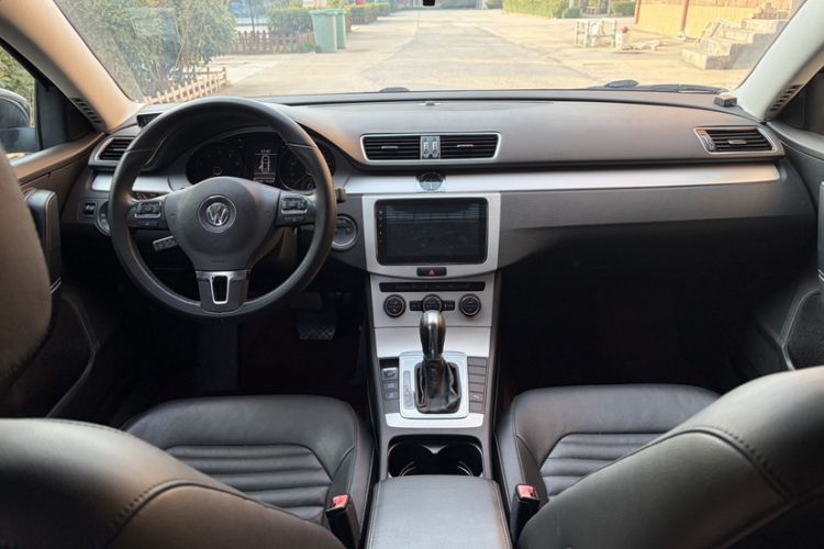 Used Volkswagen Magotan 2016 1.8TSI Smart Enjoyment Leading Model Interior 3