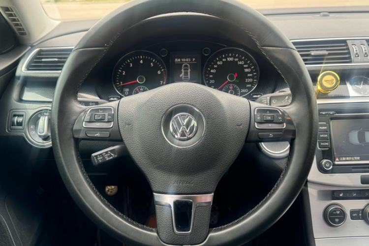 Used Volkswagen Magotan 2016 1.8TSI Luxury Comfort Model Interior 3