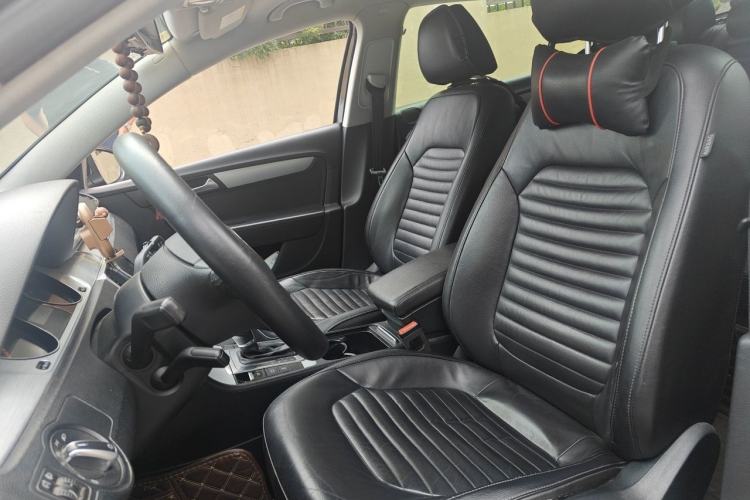 Used Volkswagen Magotan 2016 1.8TSI Smart Comfort Model Left Front Seat