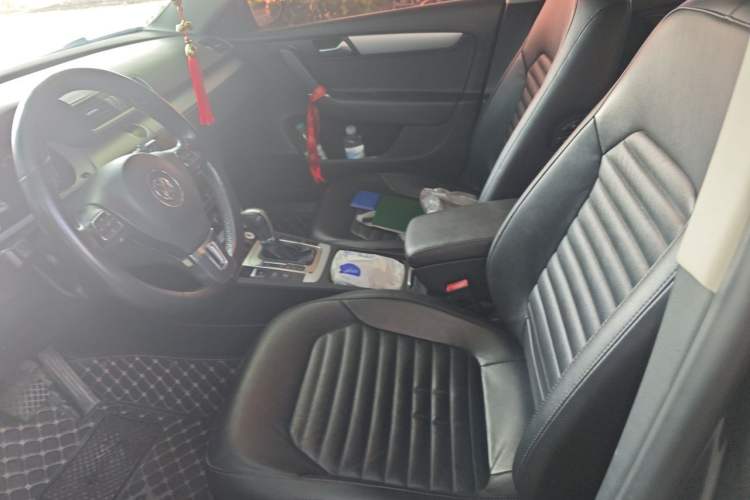 Used Volkswagen Magotan 2016 1.8TSI Smart Comfort Model Left Front Seat