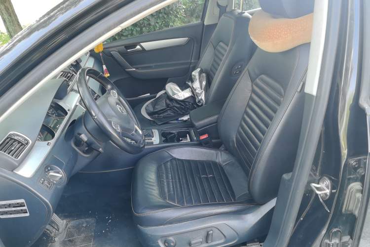 Used Volkswagen Magotan 2016 1.8TSI Smart Comfort Model Left Front Seat