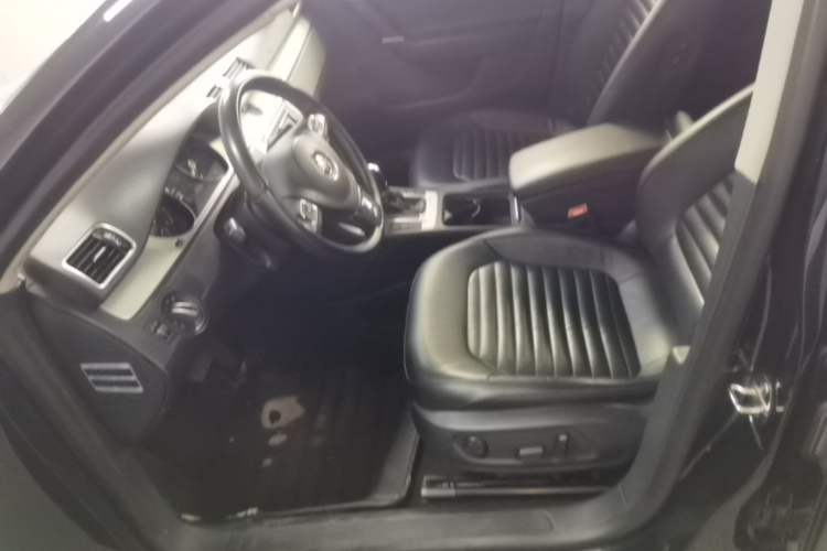 Used Volkswagen Magotan 2016 1.8TSI Smart Comfort Model Left Front Seat