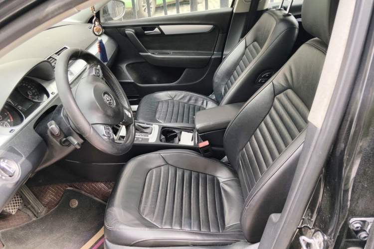 Used Volkswagen Magotan 2016 1.8TSI Smart Comfort Model Left Front Seat
