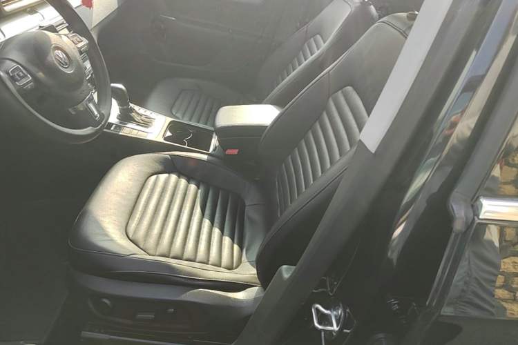 Used Volkswagen Magotan 2016 1.8TSI Smart Comfort Model Left Front Seat