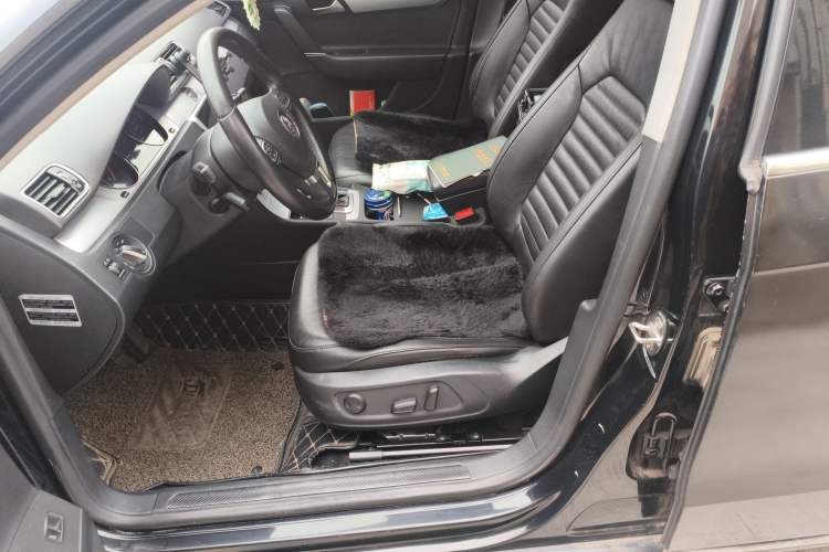 Used Volkswagen Magotan 2016 1.8TSI Smart Comfort Model Left Front Seat