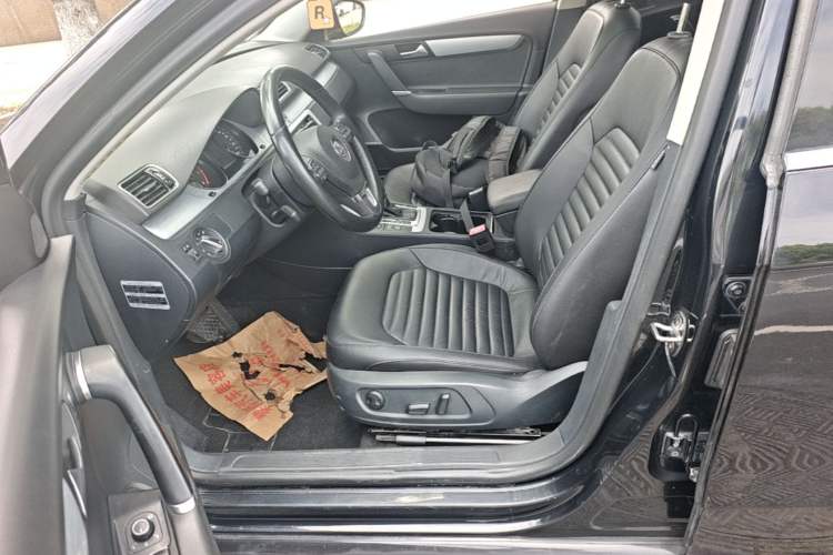 Used Volkswagen Magotan 2016 1.8TSI Smart Comfort Model Left Front Seat