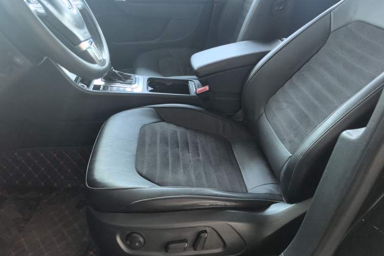 Used Volkswagen Magotan 2016 1.8TSI Luxury Comfort Model Left Front Seat