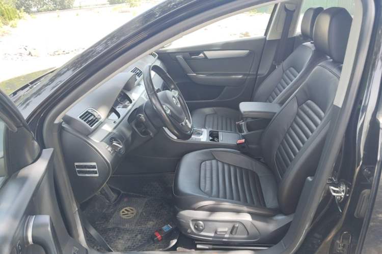 Used Volkswagen Magotan 2016 1.8TSI Smart Comfort Model Left Front Seat