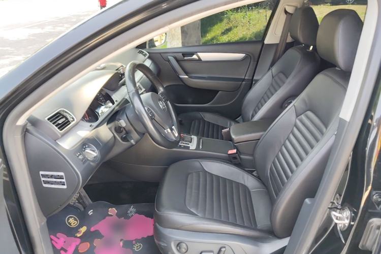 Used Volkswagen Magotan 2016 1.8TSI Smart Comfort Model Left Front Seat