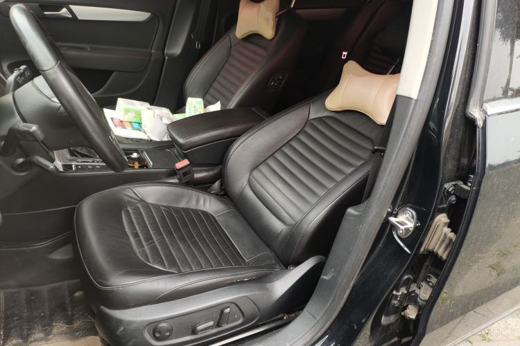 Used Volkswagen Magotan 2016 1.8TSI Smart Comfort Model Left Front Seat