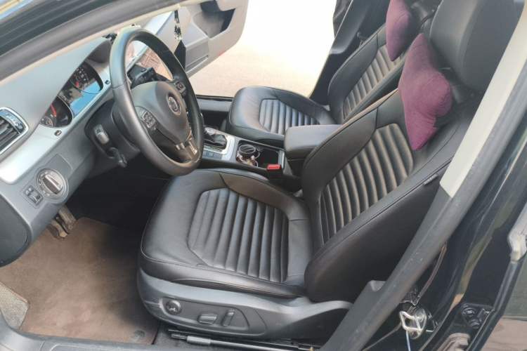 Used Volkswagen Magotan 2016 1.8TSI Smart Comfort Model Left Front Seat