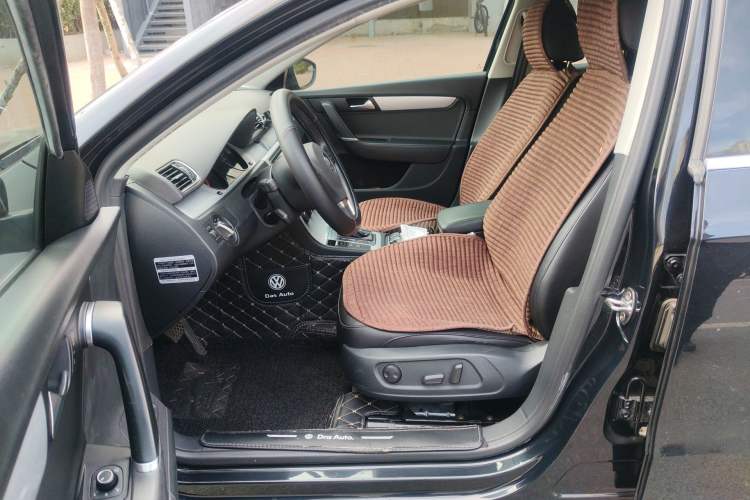 Used Volkswagen Magotan 2016 1.8TSI Smart Comfort Model Left Front Seat