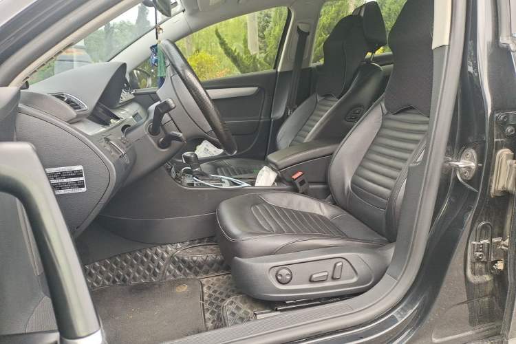 Used Volkswagen Magotan 2016 1.8TSI Smart Comfort Model Left Front Seat