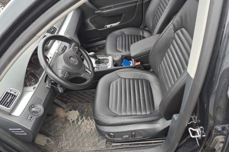 Used Volkswagen Magotan 2016 1.8TSI Smart Comfort Model Left Front Seat