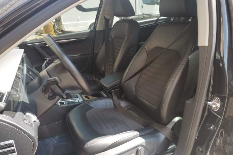 Used Volkswagen Magotan 2016 1.8TSI Luxury Comfort Model Left Front Seat