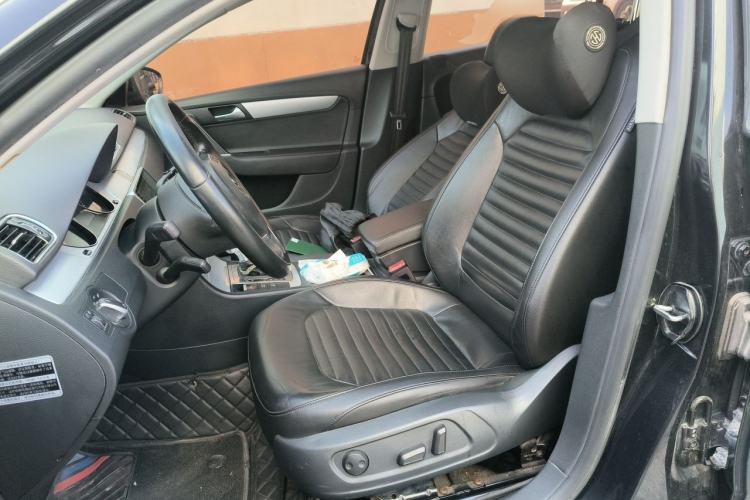 Used Volkswagen Magotan 2016 1.8TSI Smart Comfort Model Left Front Seat