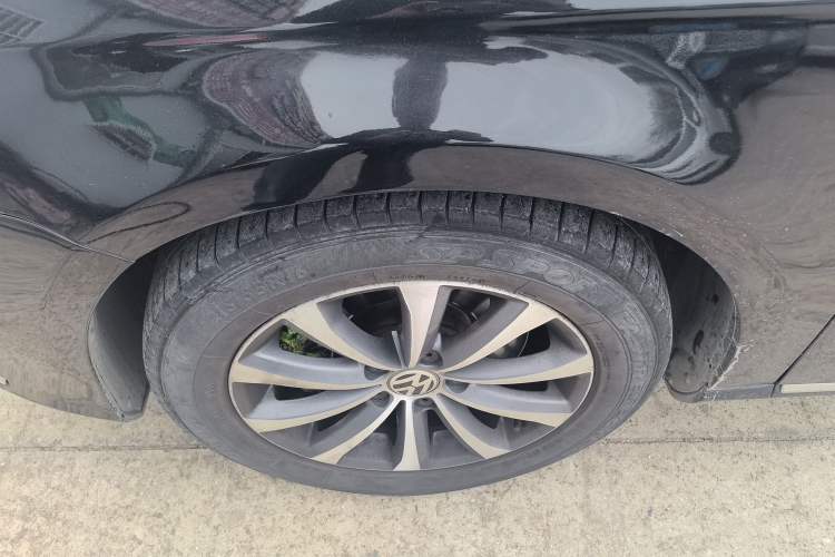 Used Volkswagen Magotan 2016 1.8TSI Smart Comfort Model Left Front Wheel Hub
