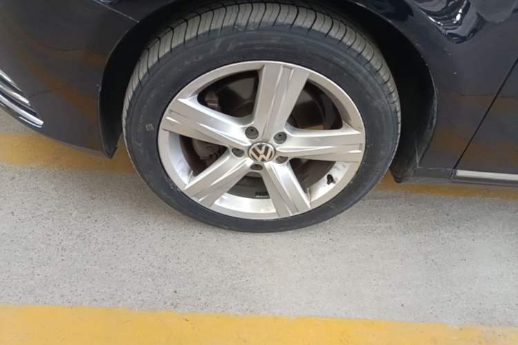 Used Volkswagen Magotan 2016 1.8TSI Luxury Comfort Model Left Front Wheel Hub