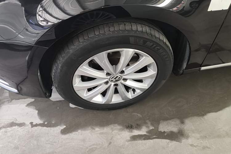 Used Volkswagen Magotan 2016 1.8TSI Smart Enjoyment Leading Model Left Front Wheel Hub