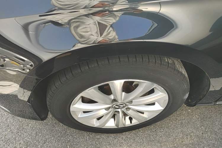 Used Volkswagen Magotan 2016 1.8TSI Smart Comfort Model Left Front Wheel Hub