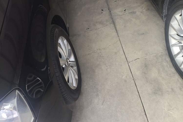 Used Volkswagen Magotan 2016 1.8TSI Smart Comfort Model Left Front Wheel Hub