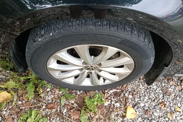 Used Volkswagen Magotan 2016 1.8TSI Smart Comfort Model Left Front Wheel Hub