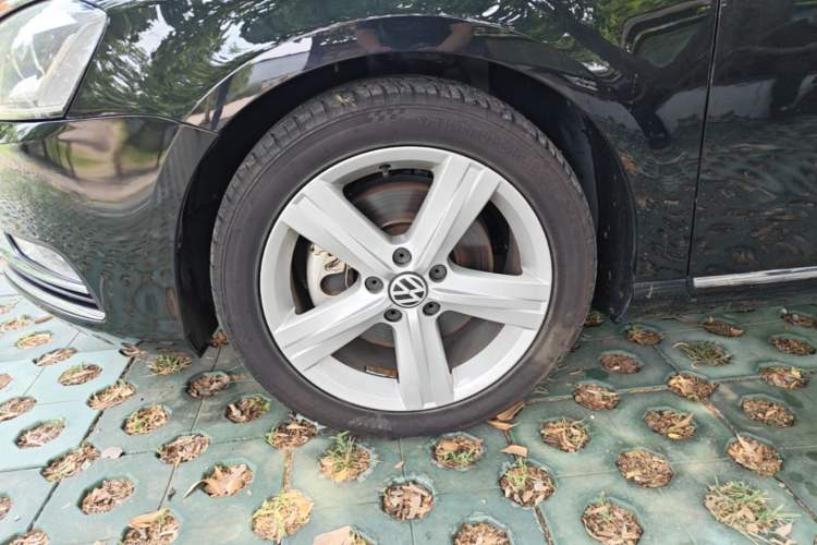 Used Volkswagen Magotan 2016 1.8TSI Smart Comfort Model Left Front Wheel Hub