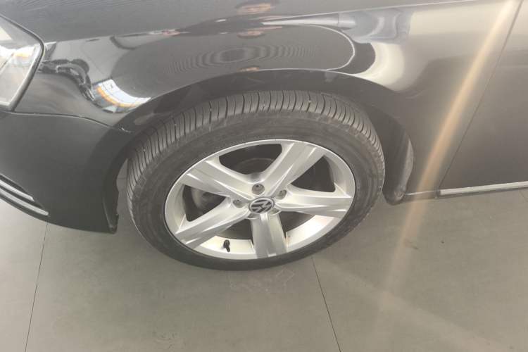 Used Volkswagen Magotan 2016 1.8TSI Luxury Comfort Model Left Front Wheel Hub