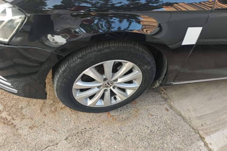 Used Volkswagen Magotan 2016 1.8TSI Smart Comfort Model Left Front Wheel Hub