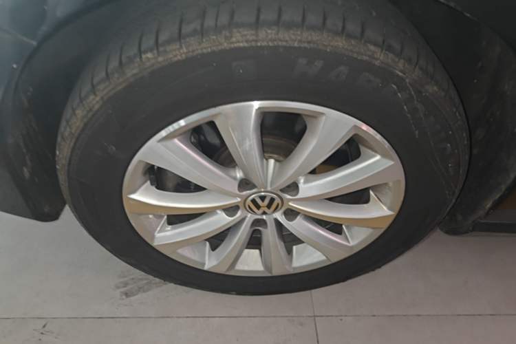 Used Volkswagen Magotan 2016 1.8TSI Smart Enjoyment Leading Model Left Front Wheel Hub