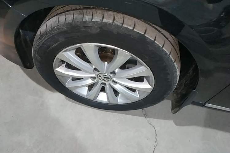 Used Volkswagen Magotan 2016 1.8TSI Smart Enjoyment Leading Model Left Front Wheel Hub