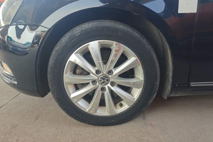 Used Volkswagen Magotan 2016 1.8TSI Smart Comfort Model Left Front Wheel Hub