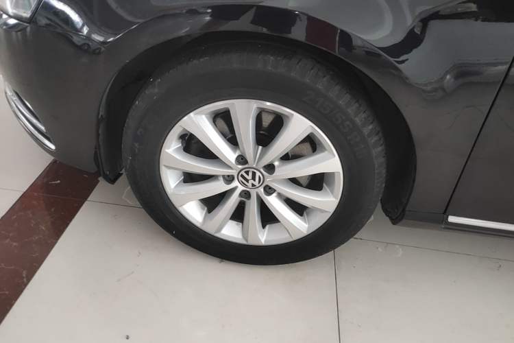Used Volkswagen Magotan 2016 1.8TSI Smart Comfort Model Left Front Wheel Hub