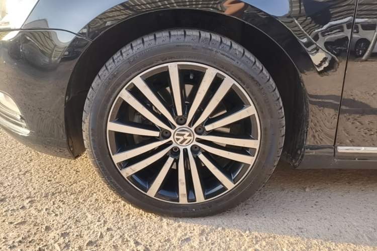 Used Volkswagen Magotan 2016 1.8TSI 25th Anniversary Edition Left Front Wheel Hub