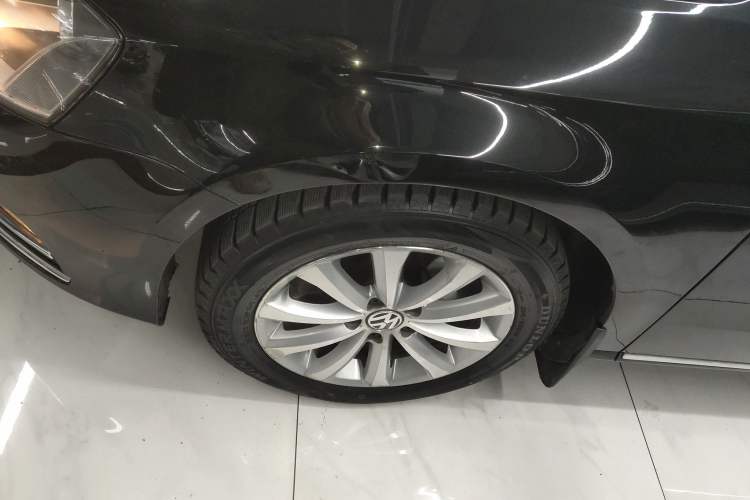 Used Volkswagen Magotan 2016 1.8TSI Smart Comfort Model Left Front Wheel Hub