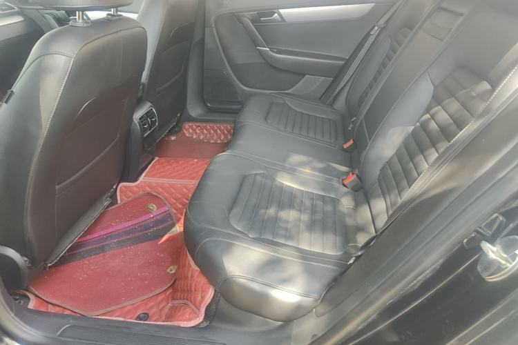 Used Volkswagen Magotan 2016 1.8TSI Smart Comfort Model Left Rear Seat