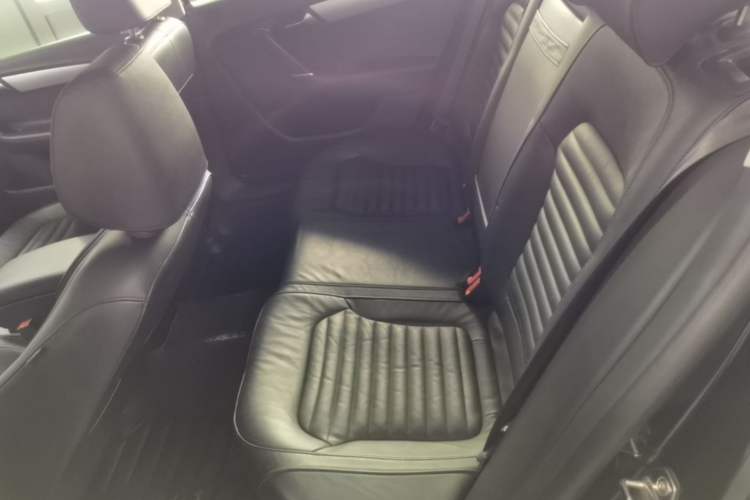 Used Volkswagen Magotan 2016 1.8TSI Smart Comfort Model Left Rear Seat