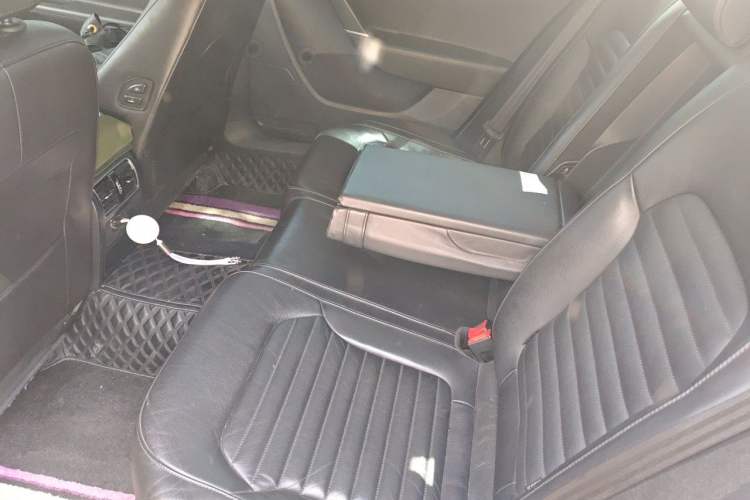 Used Volkswagen Magotan 2016 1.8TSI Smart Comfort Model Left Rear Seat