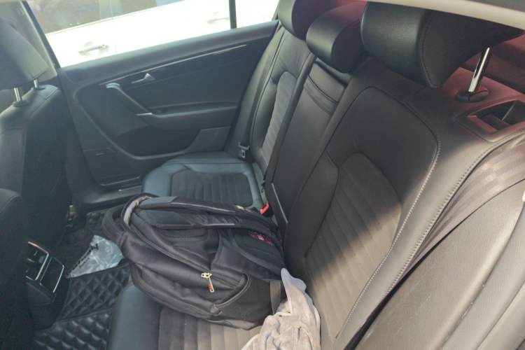 Used Volkswagen Magotan 2016 1.8TSI Luxury Comfort Model Left Rear Seat