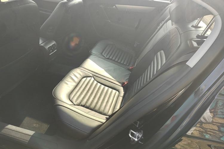 Used Volkswagen Magotan 2016 1.8TSI Smart Comfort Model Left Rear Seat