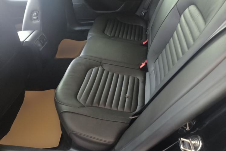 Used Volkswagen Magotan 2016 1.8TSI Smart Comfort Model Left Rear Seat