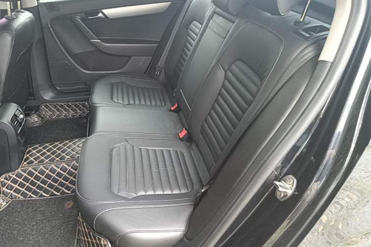 Used Volkswagen Magotan 2016 1.8TSI Smart Comfort Model Left Rear Seat