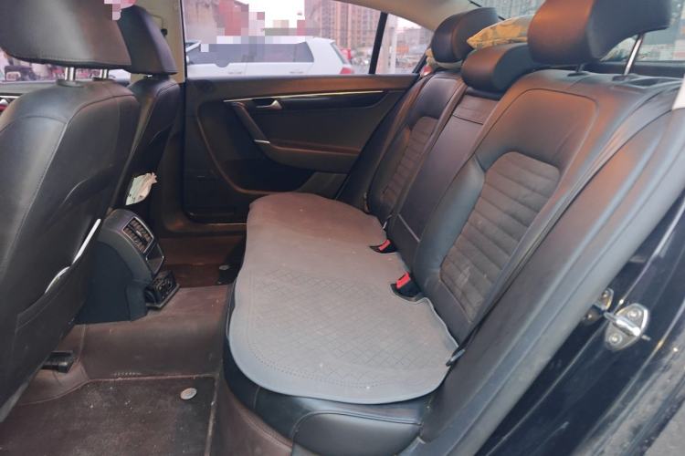 Used Volkswagen Magotan 2016 1.8TSI Luxury Comfort Model Left Rear Seat
