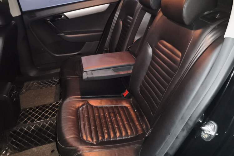 Used Volkswagen Magotan 2016 1.8TSI Smart Comfort Model Left Rear Seat