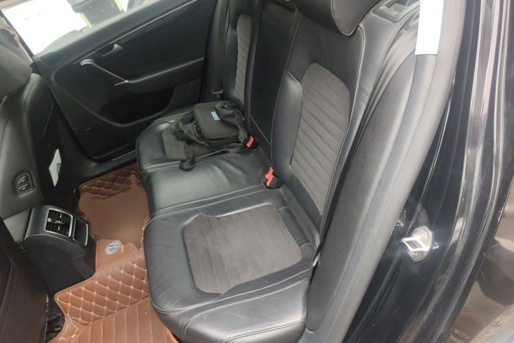 Used Volkswagen Magotan 2016 1.8TSI Luxury Comfort Model Left Rear Seat